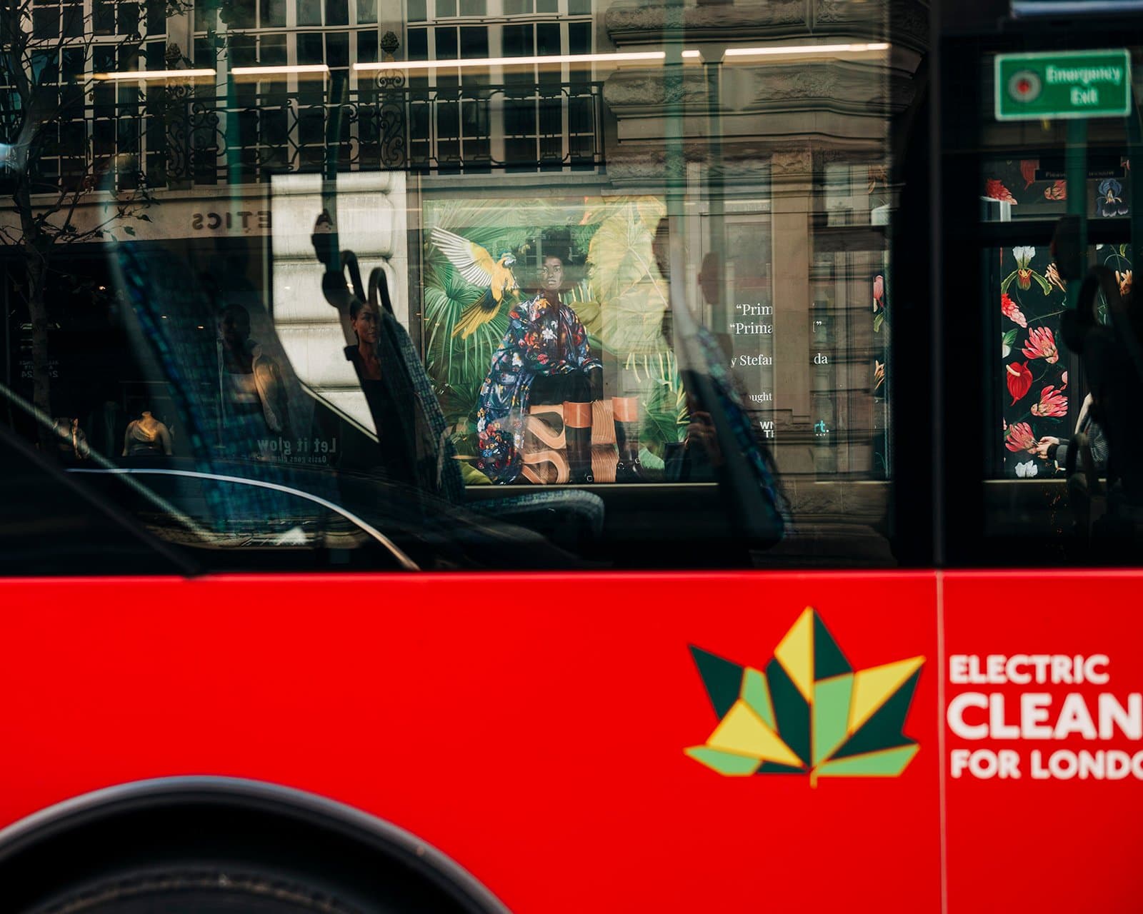 Art and brand campaign photography by Razia Jukes — event highlights 13
