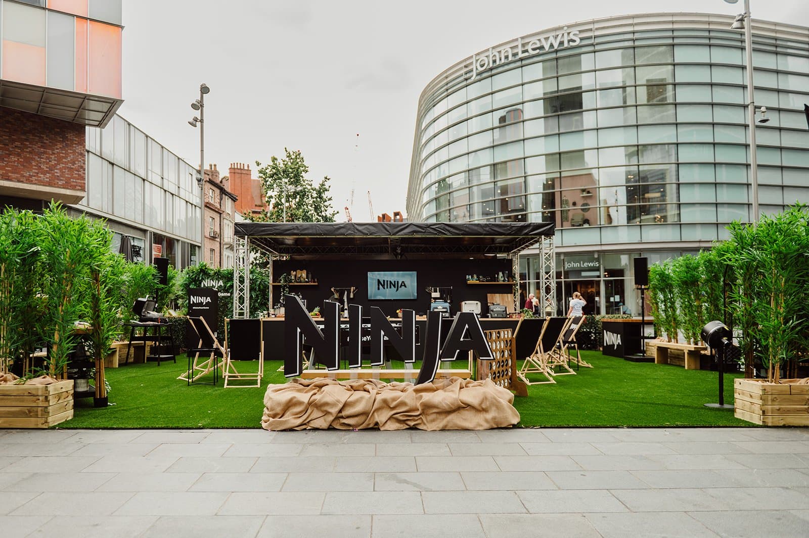 Corporate event photography by Razia Jukes — bo liverpool highlights 7