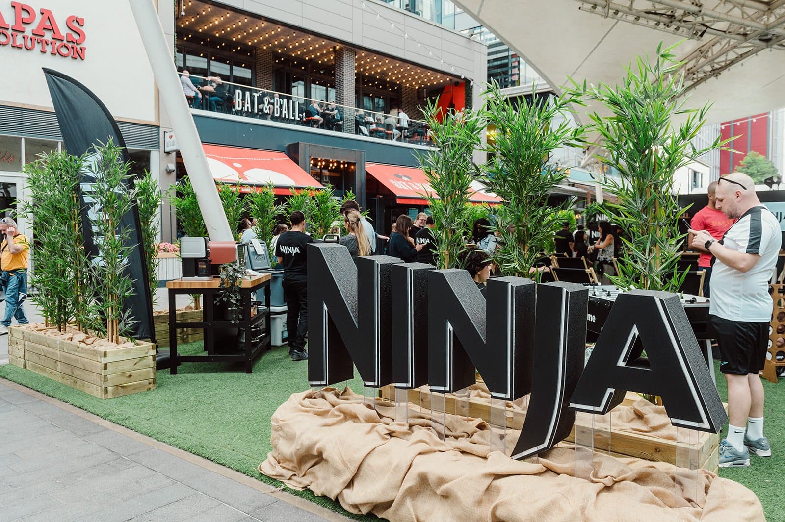 Corporate event photography by Razia Jukes — bo london 540